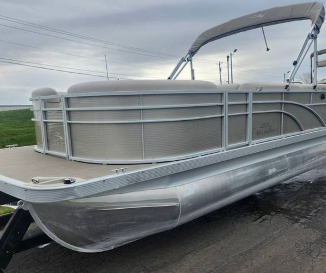 90 hp Bennington SLMX